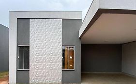 Casa luxuosa em região central (Próximo ao Aeroporto)